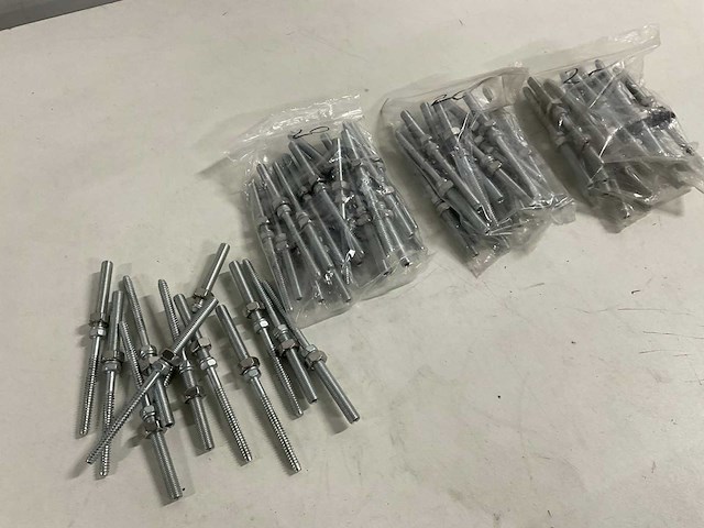 Stokschroef voor montage zonnepaneel 150x10 mm (75x) - afbeelding 2 van  2