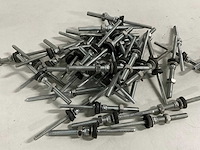 Stokschroef voor montage zonnepaneel 150x8 mm (45x) - afbeelding 1 van  2