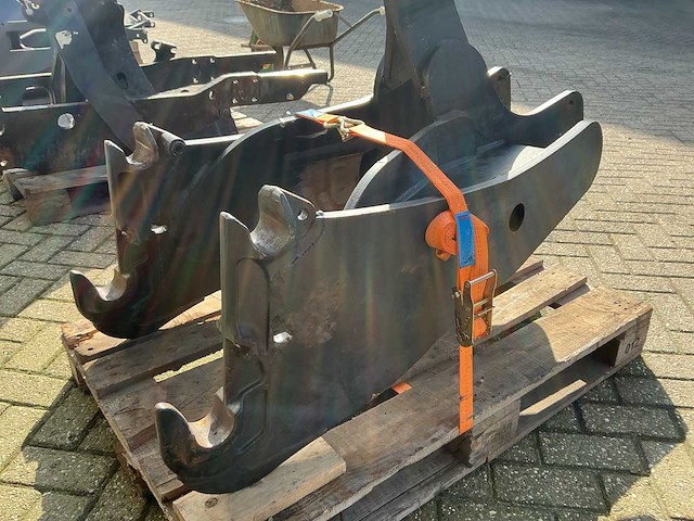 Stoll - mccormick voorlader aanbouwframe - afbeelding 5 van  5