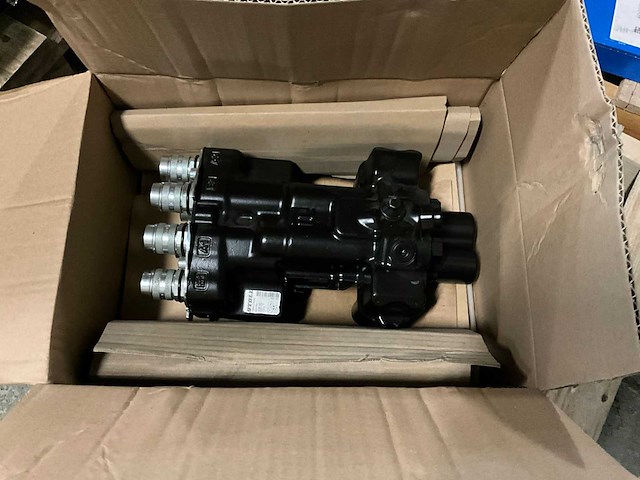 Stoll open-center hydraulisch ventielenblok - afbeelding 3 van  3