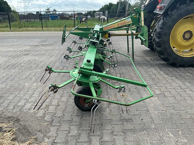 Stoll z685 pro driepunts hooischudder - afbeelding 7 van  13