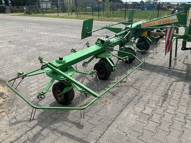 Stoll z685 pro driepunts hooischudder - afbeelding 8 van  13