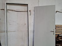 Stompe deur met kozijn - afbeelding 1 van  9