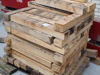 Stop- / stookhout op 2 pallets. - afbeelding 2 van  3