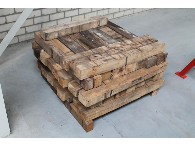 Stop- / stookhout op 2 pallets. - afbeelding 3 van  3