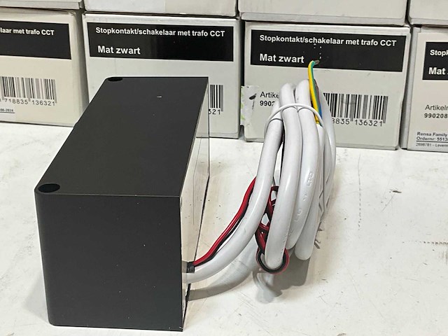 Stopcontact met schakelaar en trafo cct (5x) - afbeelding 2 van  6