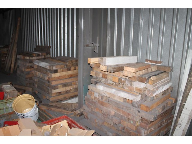 Stophout op 5 pallets. - afbeelding 1 van  4