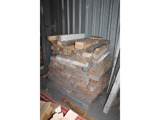 Stophout op 5 pallets. - afbeelding 2 van  4