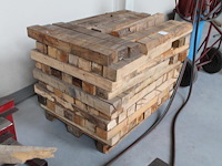 Stophout op pallet. - afbeelding 2 van  2