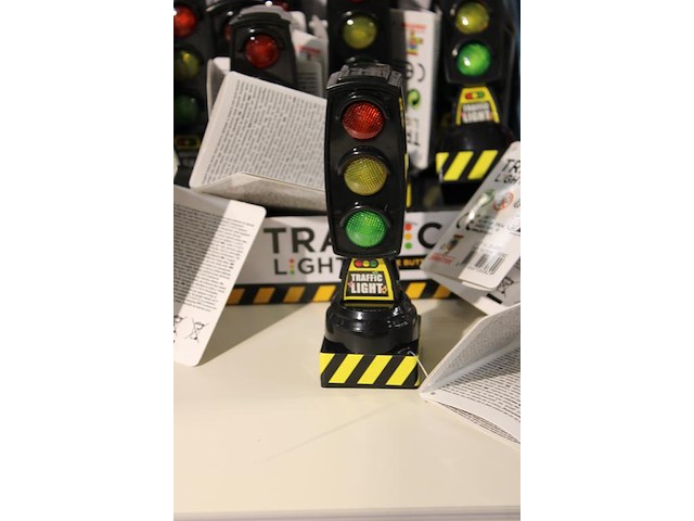 Stoplichten met verlichting, ruim 20 stuks. - afbeelding 2 van  2