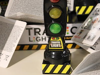 Stoplichten met verlichting, ruim 20 stuks. - afbeelding 2 van  2