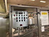 Stork donor flessen afvulmachine - afbeelding 3 van  5