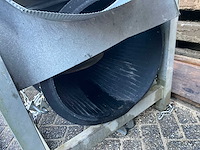 Stortkoker in juk - afbeelding 4 van  5