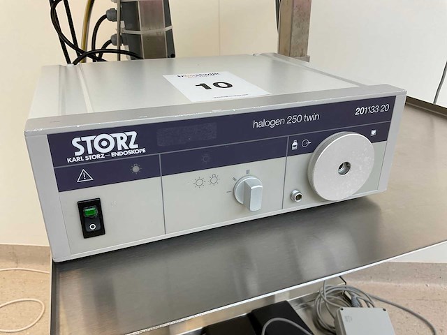 Storz halogen 250 twin endoscope - afbeelding 1 van  5