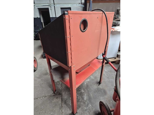 Straal cabine, rood - afbeelding 3 van  3