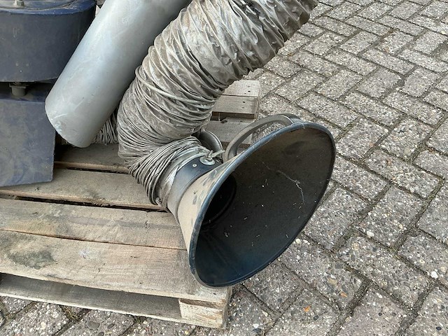 Straalcabine en afzuiginstallatie (2x) - afbeelding 2 van  17