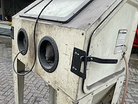 Straalcabine en afzuiginstallatie (2x) - afbeelding 4 van  17