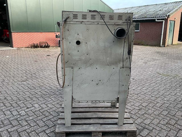 Straalcabine en afzuiginstallatie (2x) - afbeelding 12 van  17