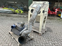 Straalcabine en afzuiginstallatie (2x) - afbeelding 15 van  17