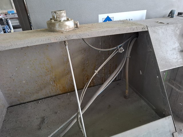 Straalcabine en reinigingsstation - afbeelding 8 van  16