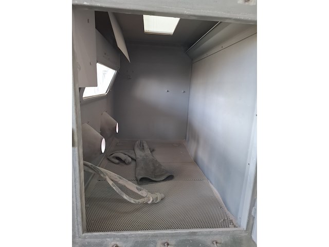 Straalcabine en reinigingsstation - afbeelding 14 van  16