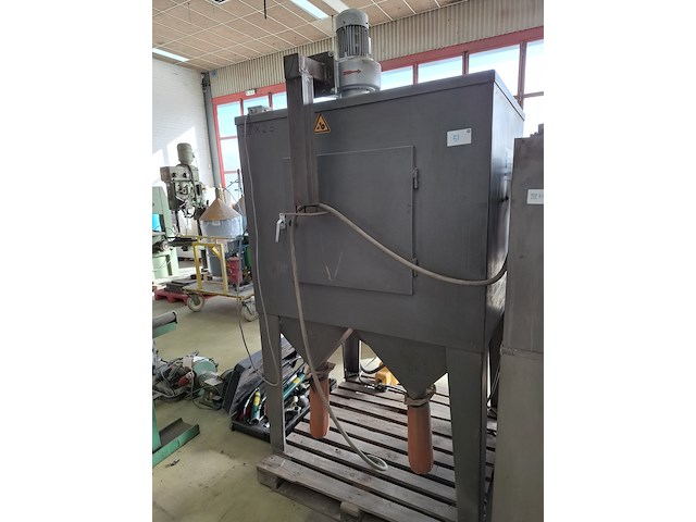 Straalcabine en reinigingsstation - afbeelding 16 van  16