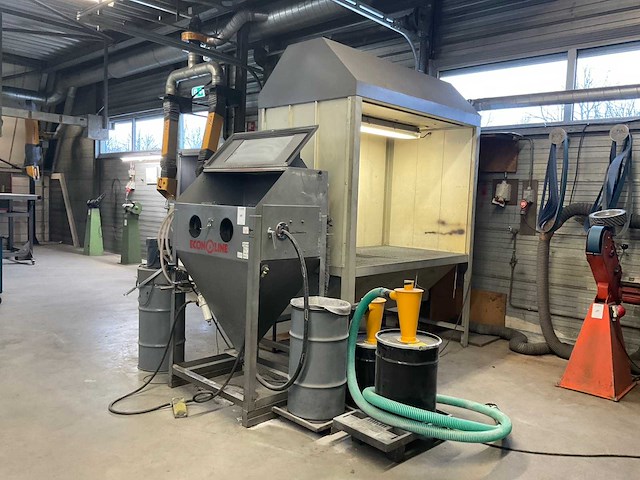 Straalcabine met slijpkast - afbeelding 1 van  11