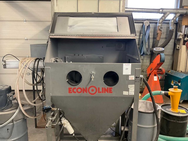 Straalcabine met slijpkast - afbeelding 6 van  11