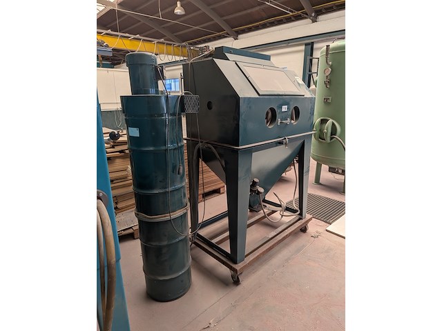 Straalcabine met zandblazer holland mineraal bv, 42 24, bouwjaar 2000 - afbeelding 11 van  17