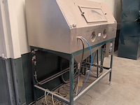 Straalcabine met zandblazer - afbeelding 10 van  16