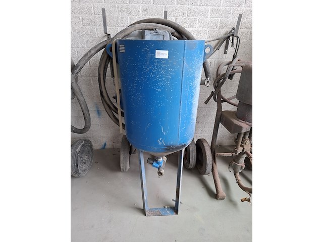 Straalketel met gelaatbescherming amitech, bouwjaar 1994 - afbeelding 1 van  6