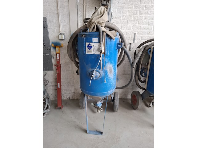 Straalketel met gelaatbescherming sybrandy, bouwjaar 2008 - afbeelding 1 van  8