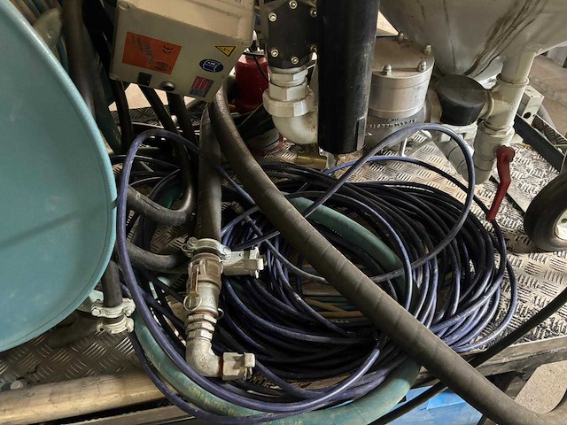 Straaltechniek - eferest - straalapparatuur - straalmachine - droog en nat stralen - afbeelding 10 van  10