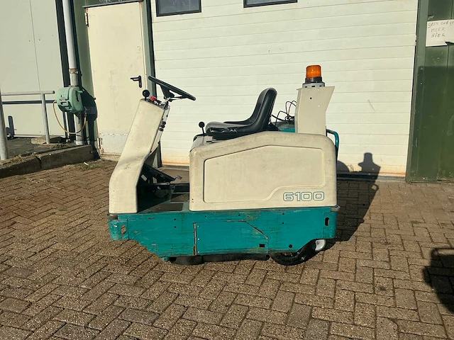Straatveegmachine - afbeelding 1 van  10