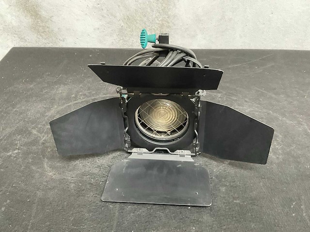 Strand bambino 650w fresnel spot (12x) - afbeelding 3 van  4