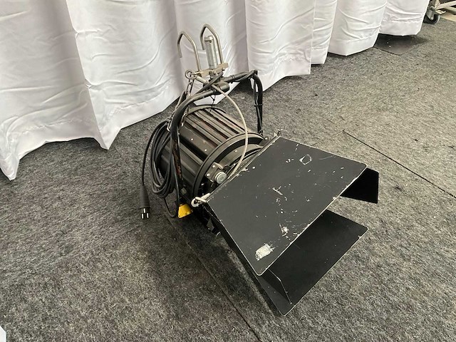 Strand castor 2kw po spotlight (10x) - afbeelding 2 van  7