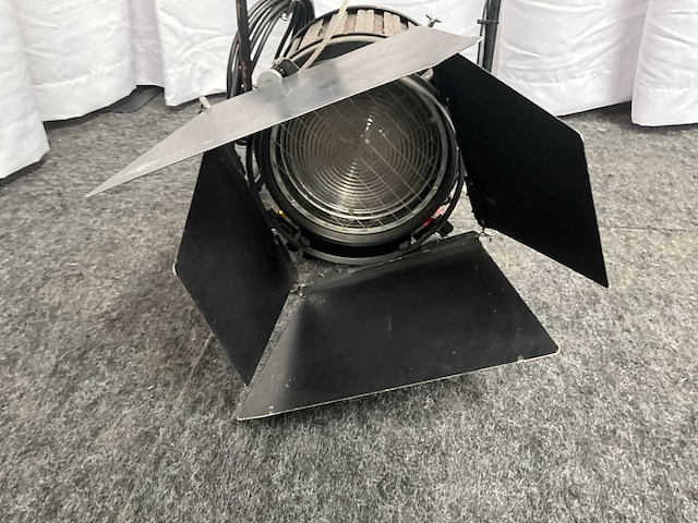 Strand castor 2kw po spotlight (10x) - afbeelding 3 van  7