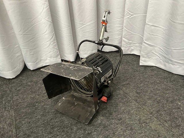 Strand studio 2 kw po spotlight (3x) - afbeelding 6 van  7