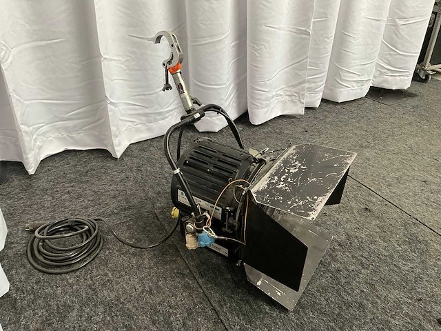 Strand studio 2 kw po spotlight (3x) - afbeelding 7 van  7