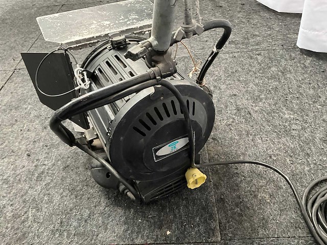 Strand studio 2 kw po spotlight (3x) - afbeelding 1 van  7