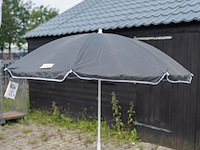 Strandparasols - afbeelding 1 van  4