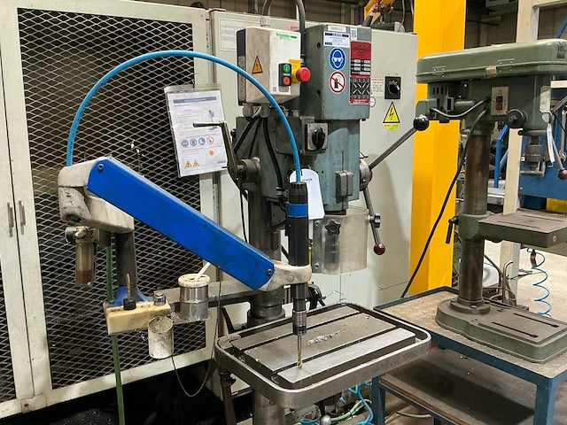 Strands s68 kolomboormachine met taparm - afbeelding 1 van  10