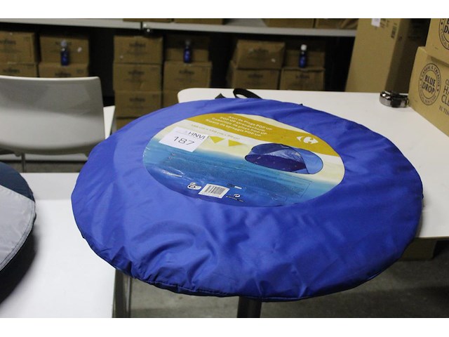 Strandscherm pop up afm. 146 x 149 x 89 cm. margeproduct - afbeelding 1 van  2