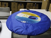 Strandscherm pop up afm. 146 x 149 x 89 cm. margeproduct - afbeelding 1 van  2