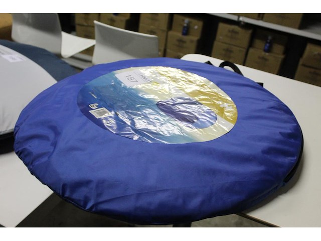 Strandscherm pop up afm. 146 x 149 x 89 cm. margeproduct - afbeelding 2 van  2