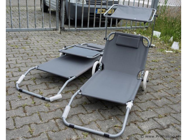 Strandstoelen v.v. zonneklep - afbeelding 1 van  1