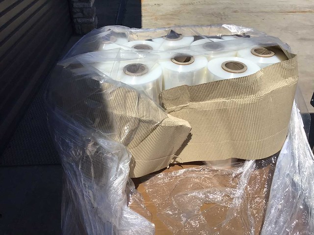 Strema h1500 plastic folieverpakkingsmachines op pallets - afbeelding 5 van  13