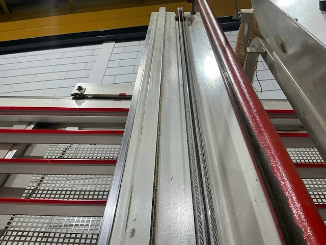 Stribig - 2002 - compact 5207 - verticale platenzaag - afbeelding 11 van  27