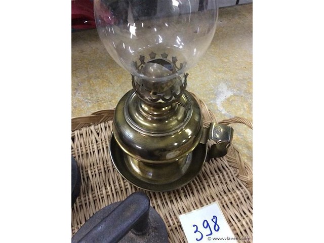 Strijkijzers + olielamp - afbeelding 2 van  3