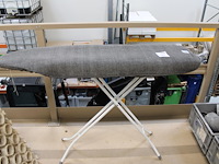 Strijkplank met brabantia hoes. - afbeelding 1 van  3